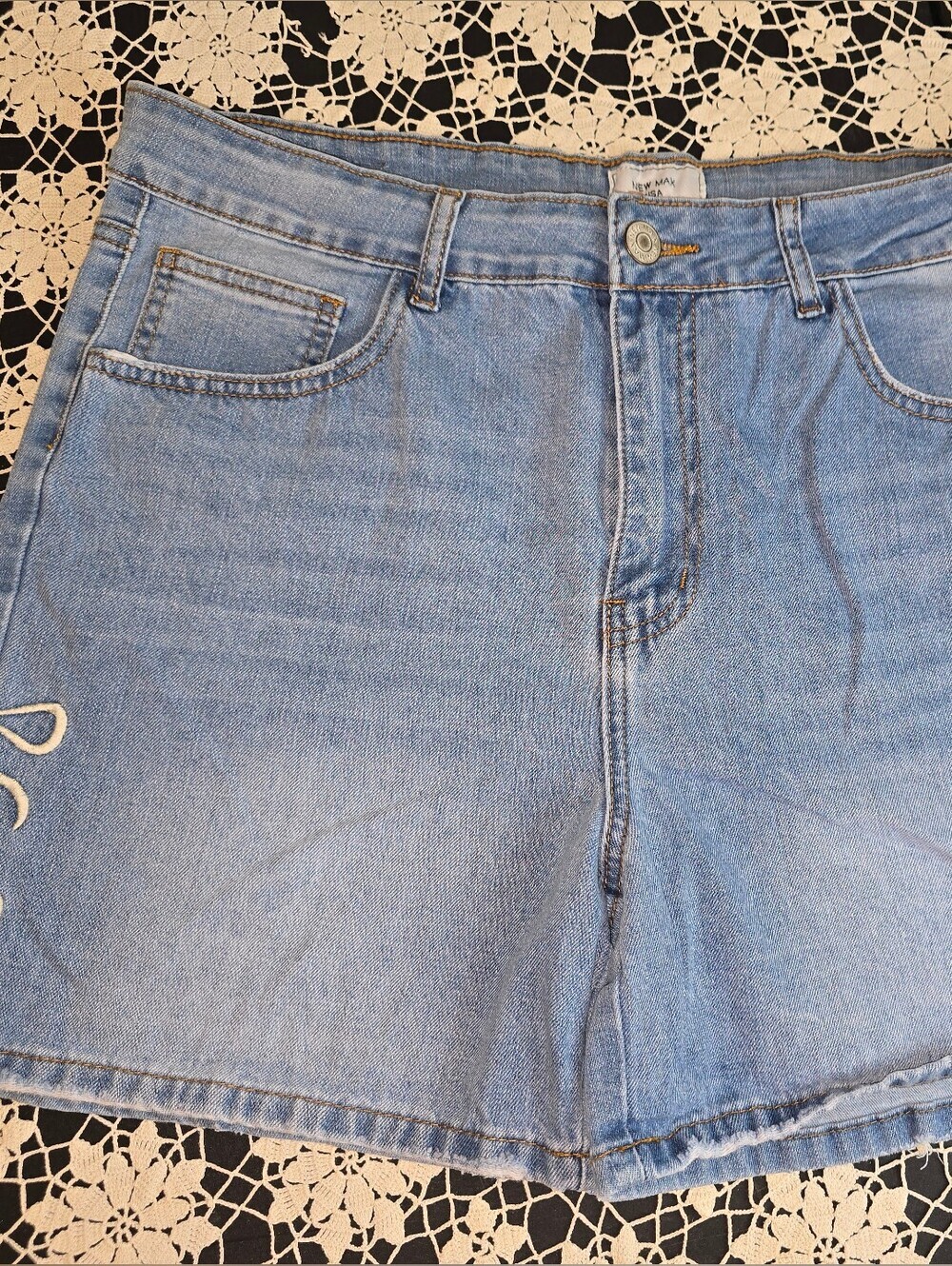 New Max USA Denim Short With Bow Detail On Legs, Womens Size 16, Stretch